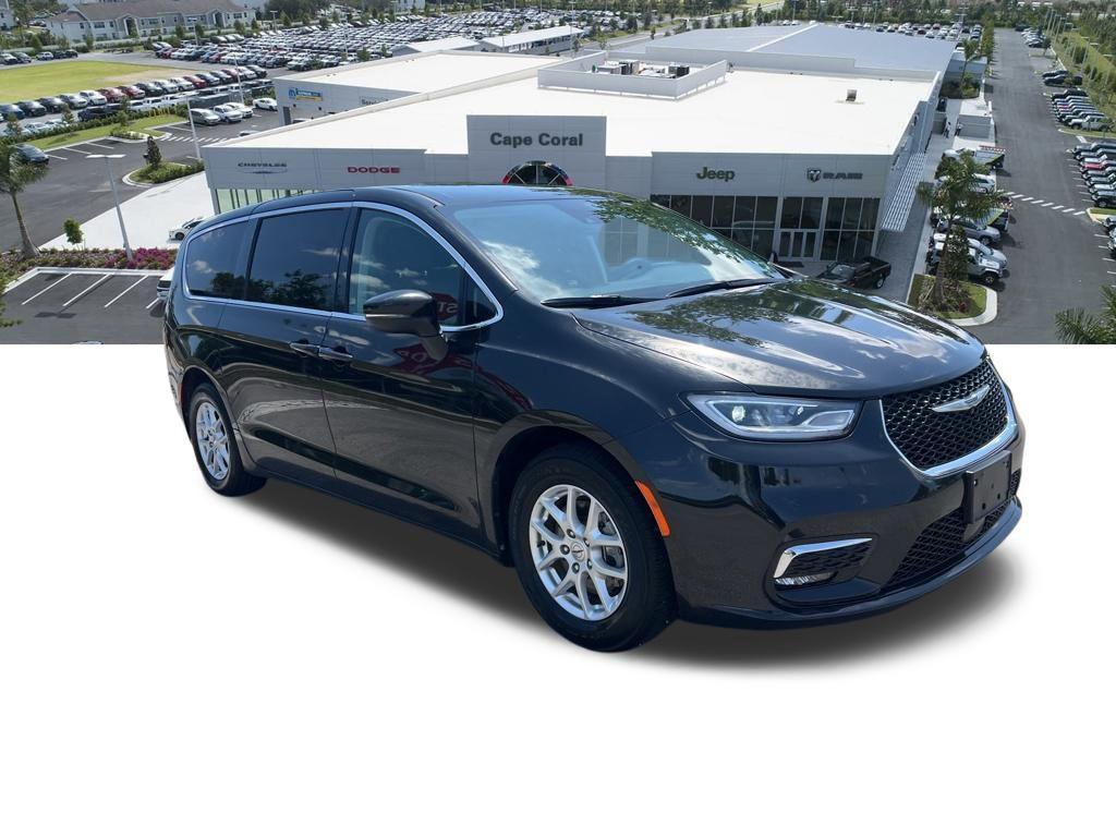 used 2023 Chrysler Pacifica car, priced at $24,075