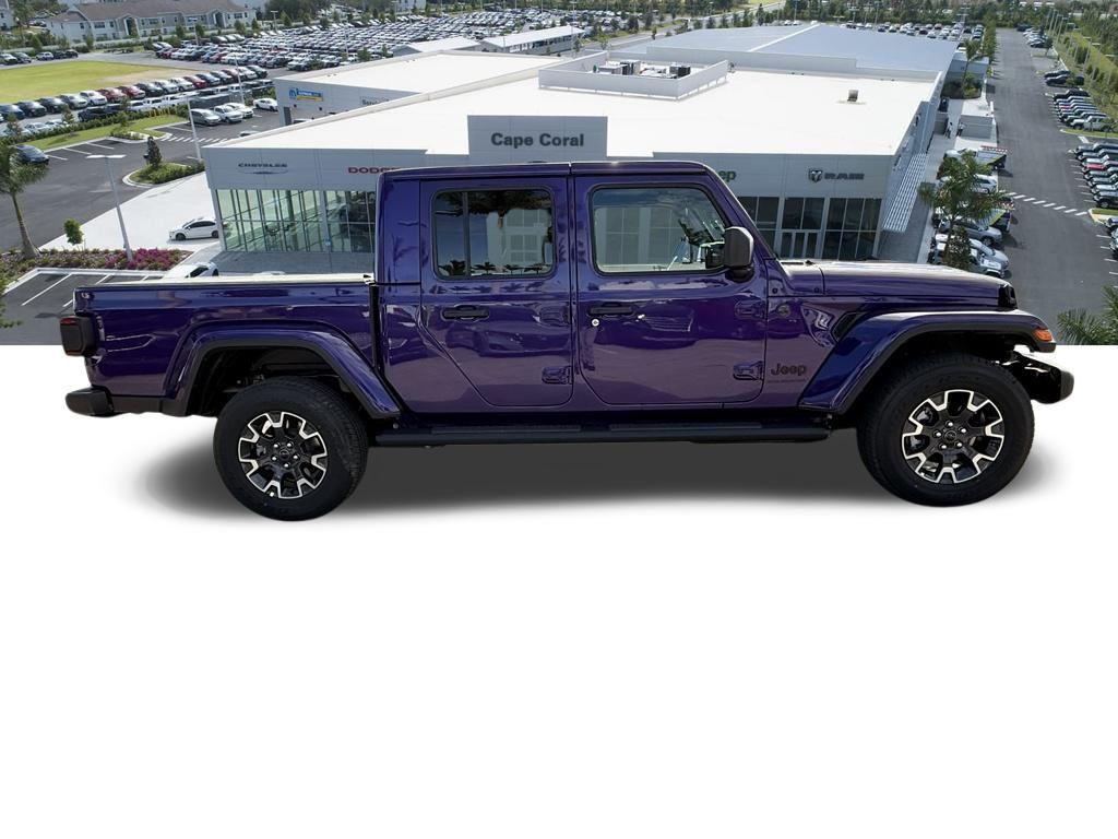 new 2026 Jeep Gladiator car, priced at $48,725