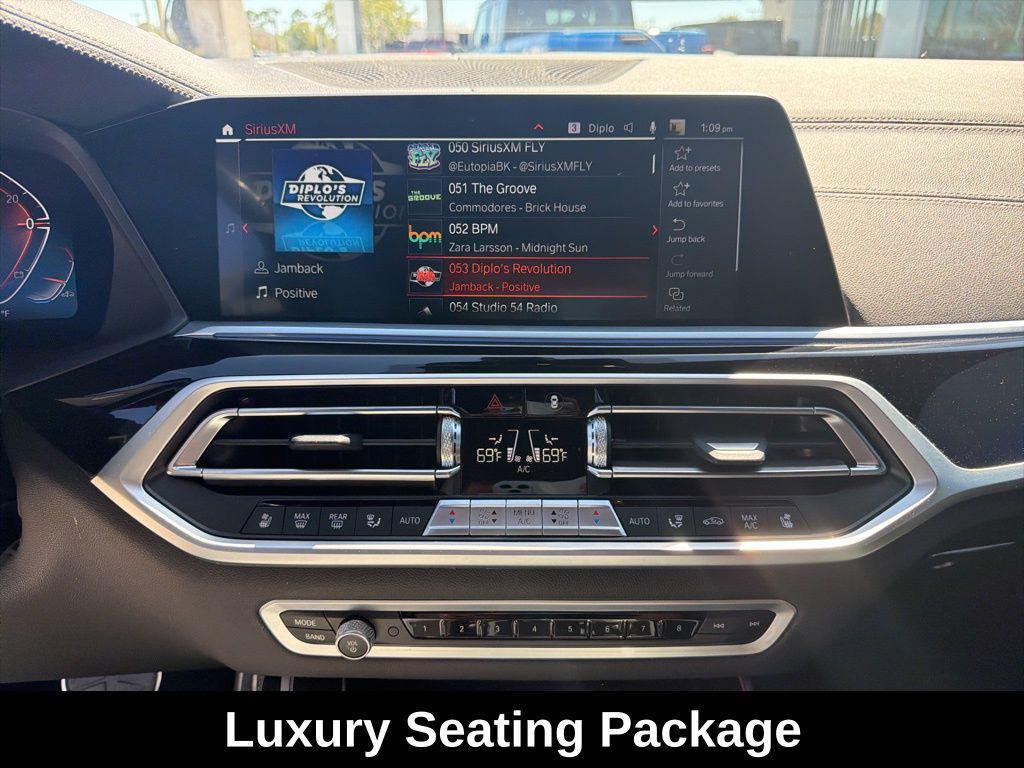 used 2022 BMW X7 car, priced at $43,184