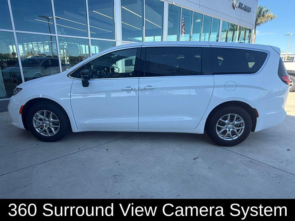 new 2026 Chrysler Pacifica car, priced at $39,660