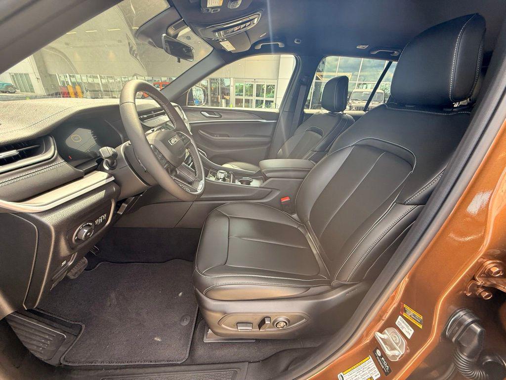 new 2026 Jeep Grand Cherokee car, priced at $45,130
