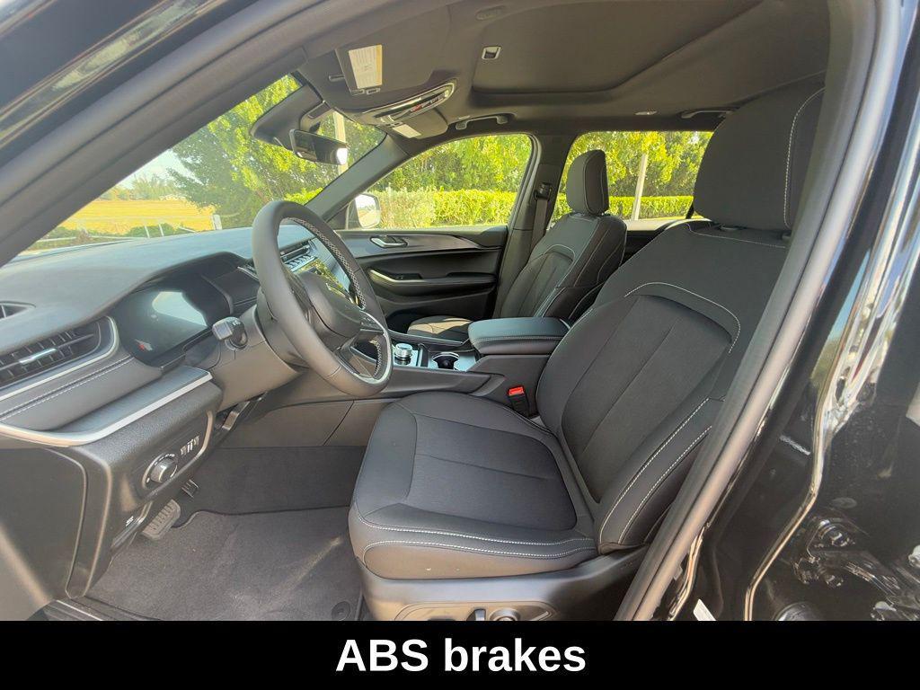 new 2025 Jeep Grand Cherokee L car, priced at $34,125