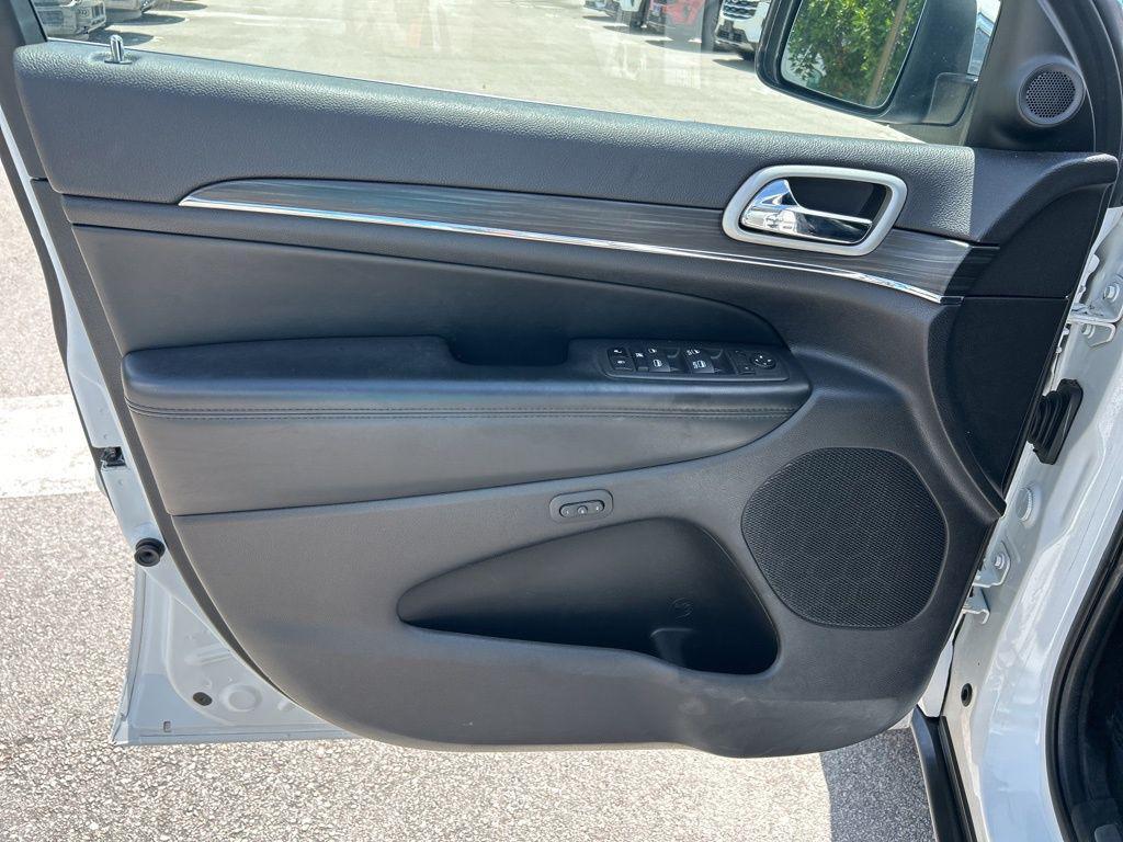 used 2022 Jeep Grand Cherokee car, priced at $22,900