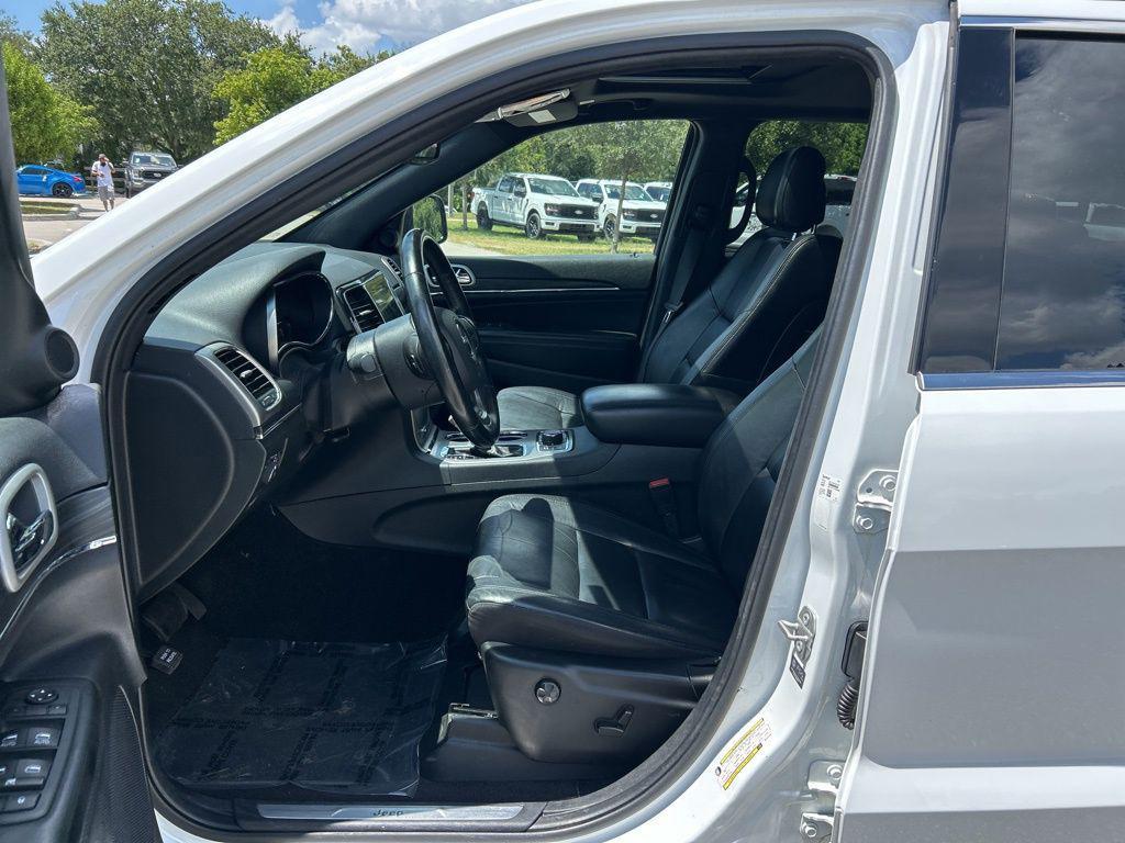 used 2022 Jeep Grand Cherokee car, priced at $22,900