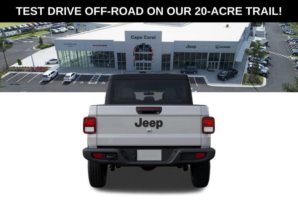 new 2026 Jeep Gladiator car, priced at $39,976
