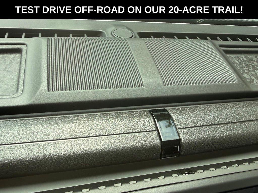 new 2026 Jeep Gladiator car, priced at $38,976
