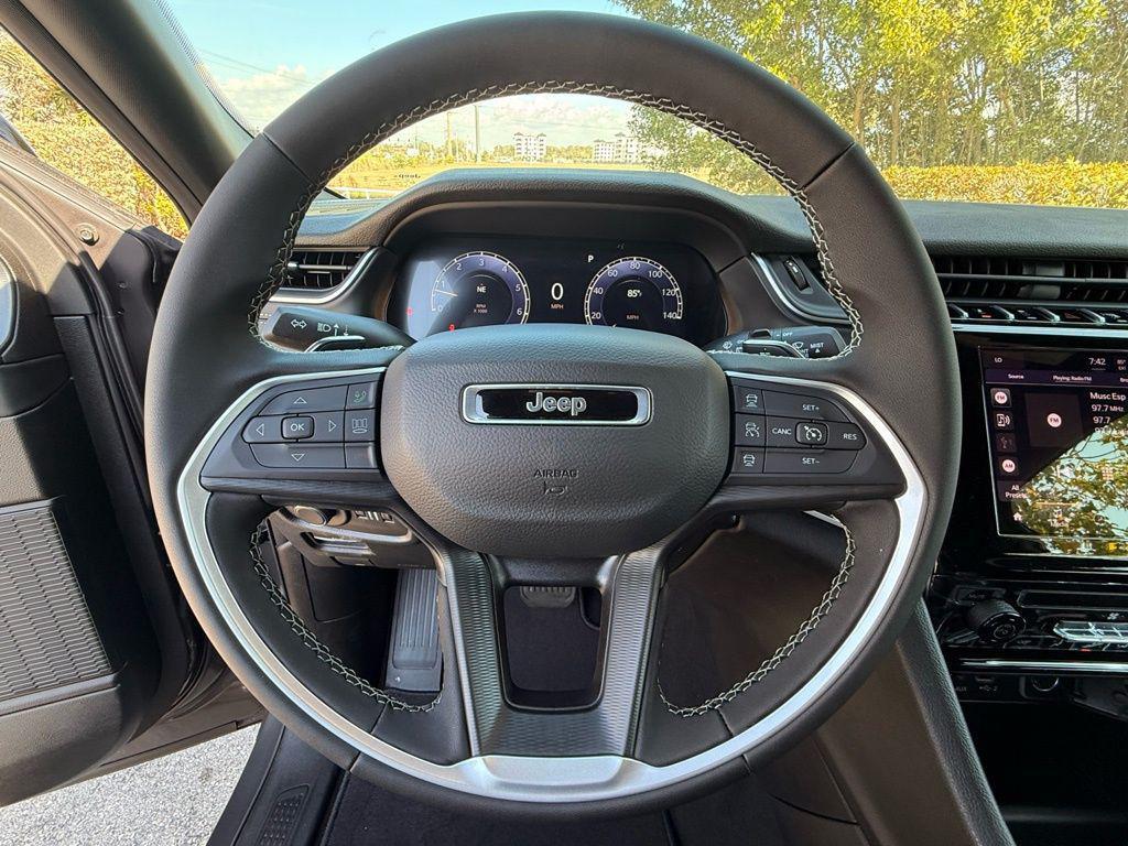 new 2026 Jeep Grand Cherokee car, priced at $36,230