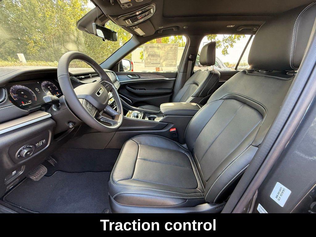 new 2026 Jeep Grand Cherokee car, priced at $48,800