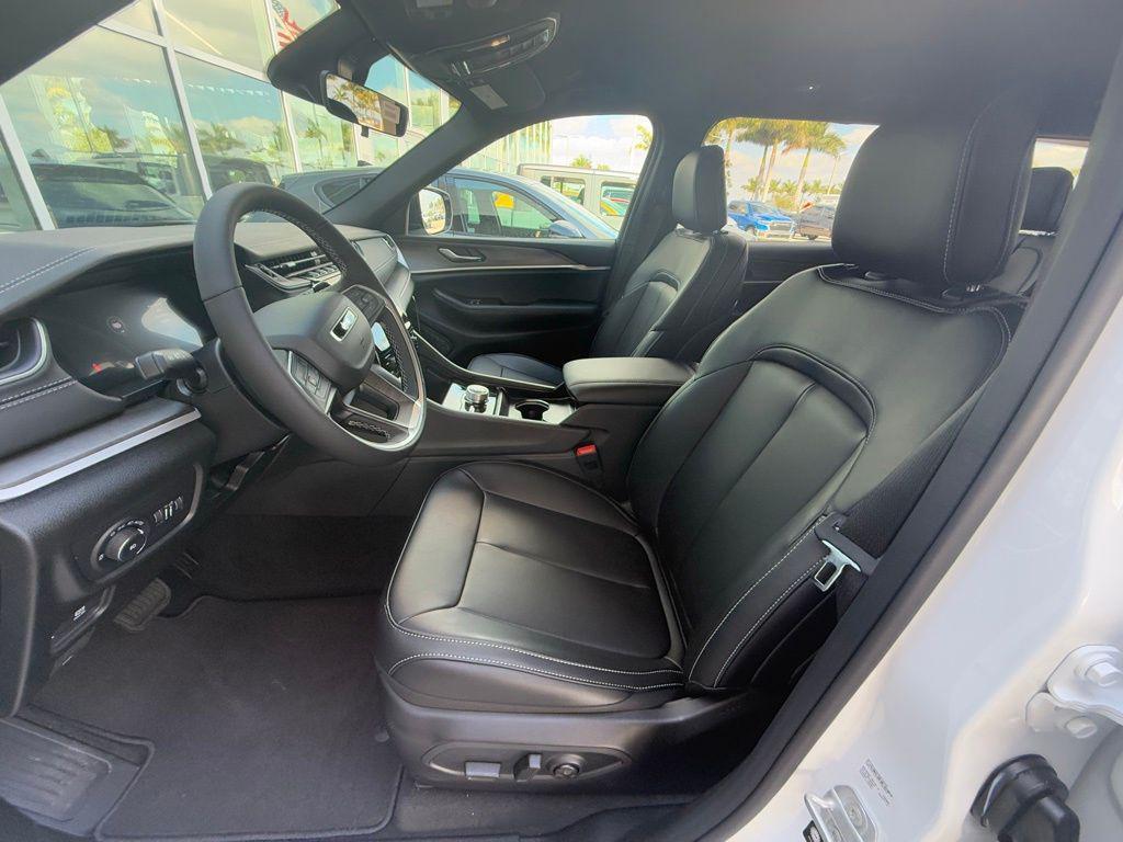 new 2025 Jeep Grand Cherokee L car, priced at $42,375