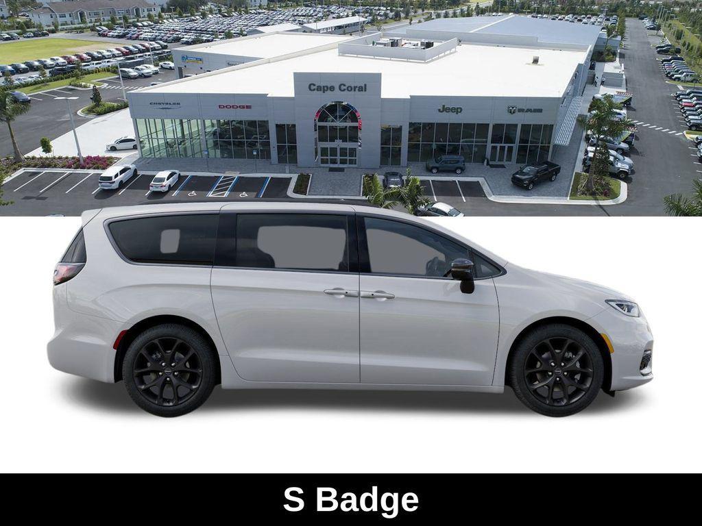 new 2026 Chrysler Pacifica car, priced at $45,120