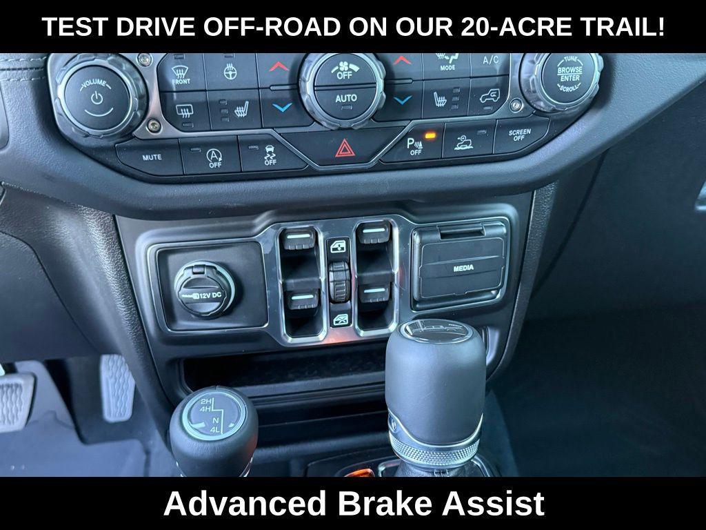 new 2026 Jeep Gladiator car, priced at $49,975