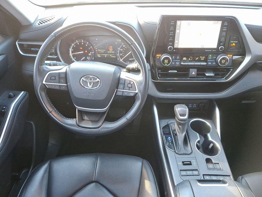 used 2022 Toyota Highlander car, priced at $34,960