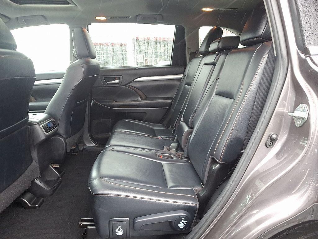 used 2019 Toyota Highlander car, priced at $23,786