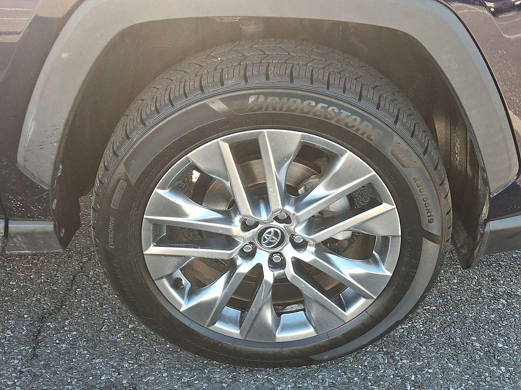 used 2020 Toyota RAV4 car, priced at $24,118
