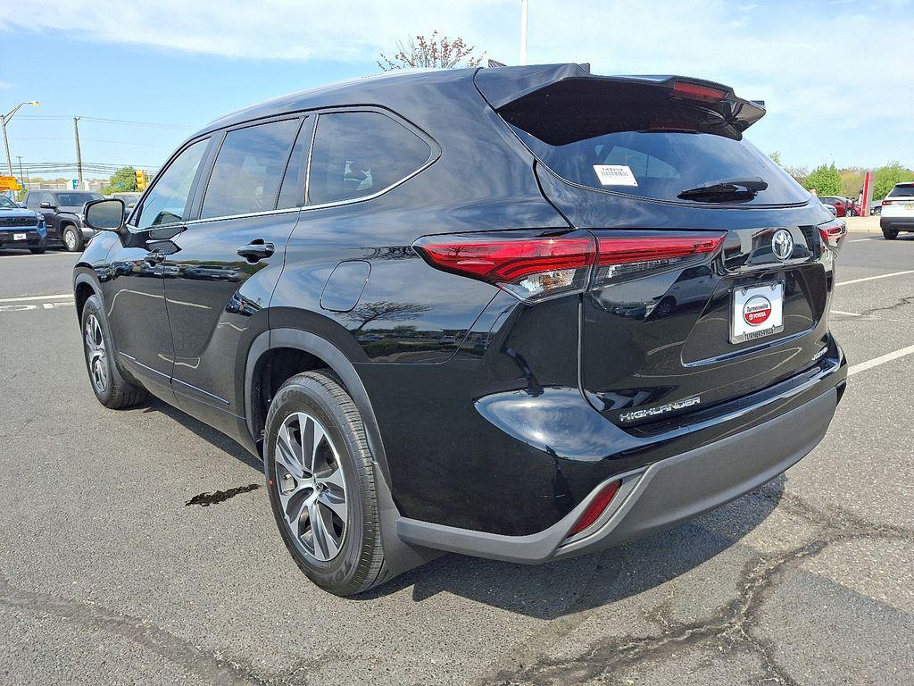 used 2023 Toyota Highlander car, priced at $37,456