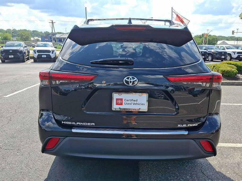 used 2022 Toyota Highlander car, priced at $35,580