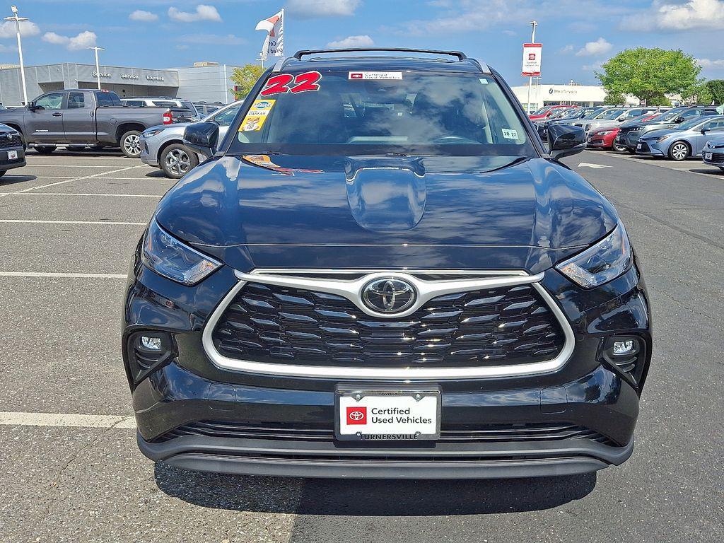used 2022 Toyota Highlander car, priced at $35,580