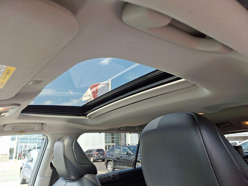 used 2022 Toyota Highlander car, priced at $35,580