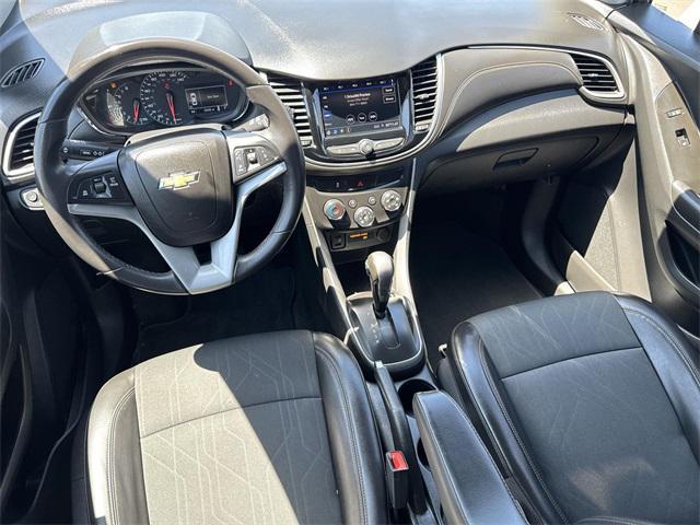 2022 Silver Ice Metallic Chevrolet Trax