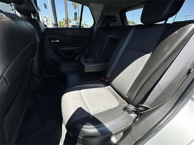 2022 Silver Ice Metallic Chevrolet Trax