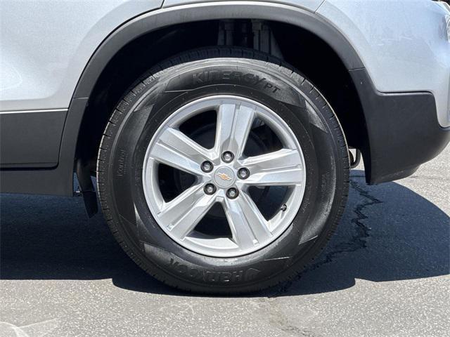 2022 Silver Ice Metallic Chevrolet Trax