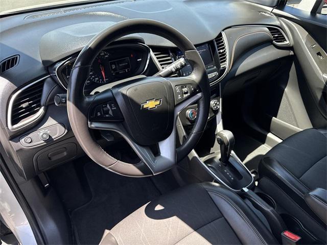 2022 Silver Ice Metallic Chevrolet Trax