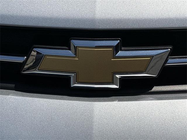 2022 Silver Ice Metallic Chevrolet Trax