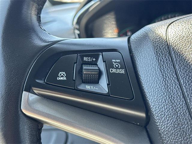 2022 Silver Ice Metallic Chevrolet Trax
