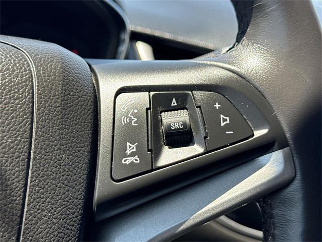 2022 Silver Ice Metallic Chevrolet Trax
