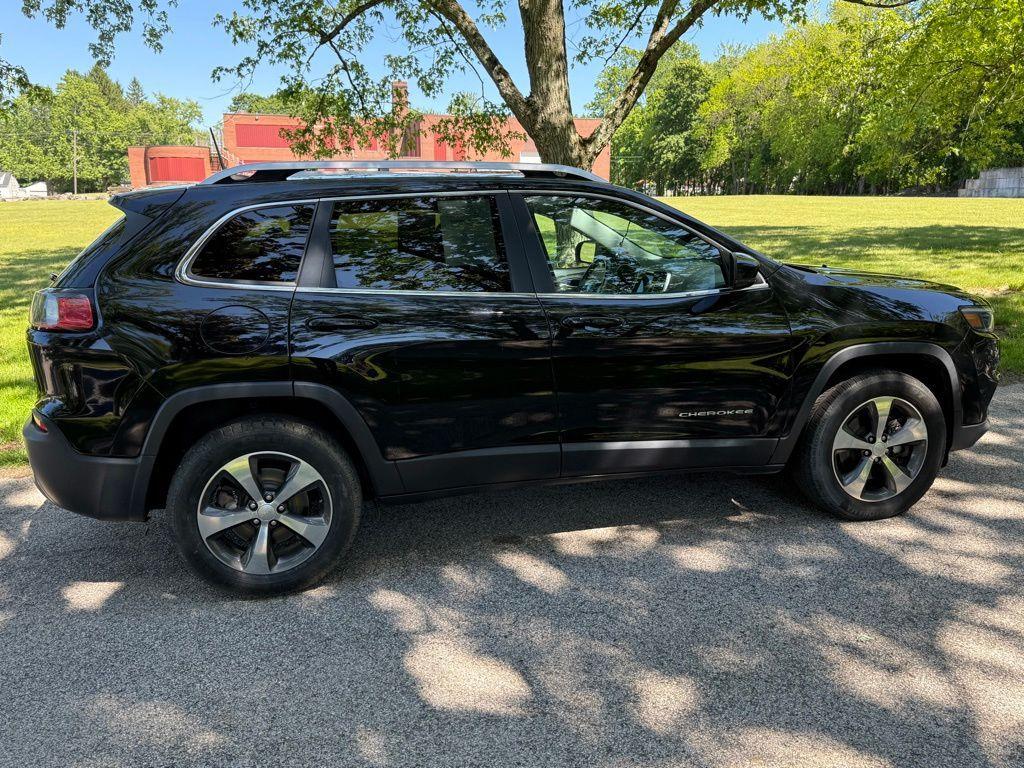 used 2019 Jeep Cherokee car, priced at $14,383