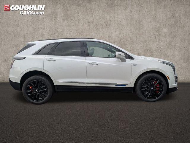 new 2025 Cadillac XT5 car, priced at $65,709