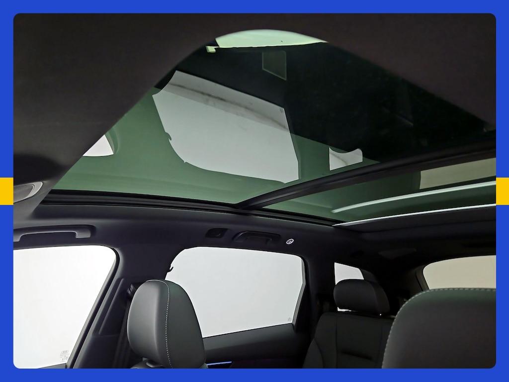 Audi Q7 view 24