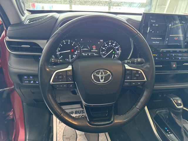 used 2020 Toyota Highlander car, priced at $29,767
