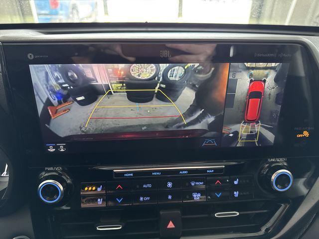 used 2020 Toyota Highlander car, priced at $29,767