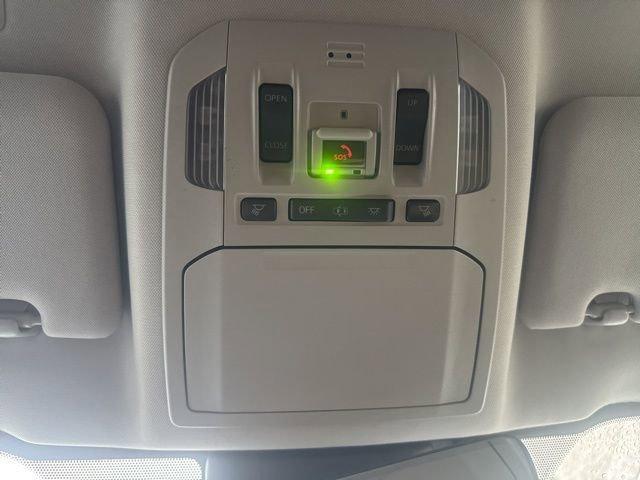 used 2021 Toyota Highlander Hybrid car, priced at $30,285