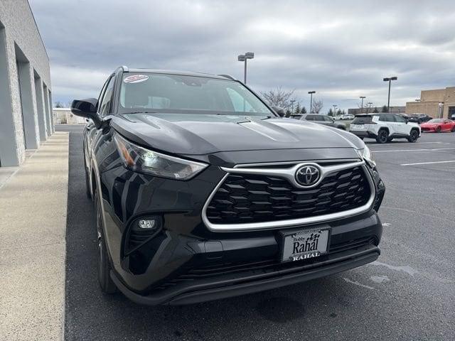 used 2022 Toyota Highlander car, priced at $35,649