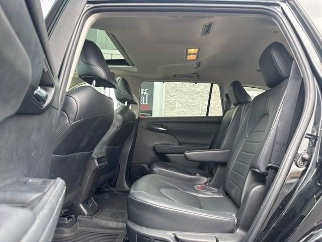 used 2022 Toyota Highlander car, priced at $35,649