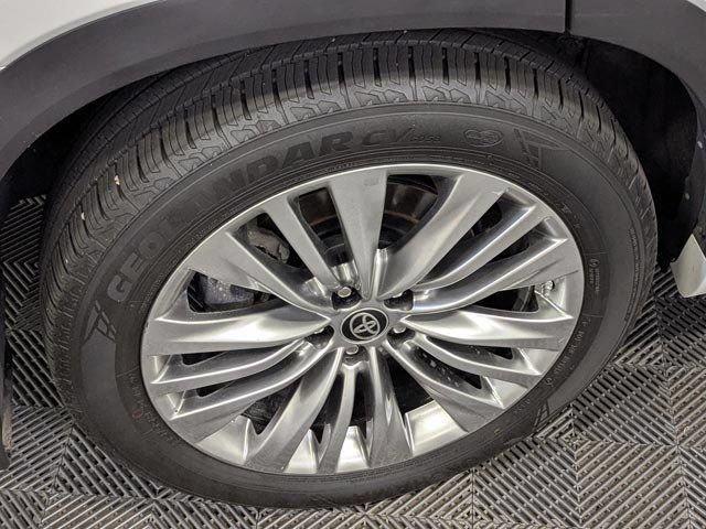 used 2024 Toyota Highlander car, priced at $43,469