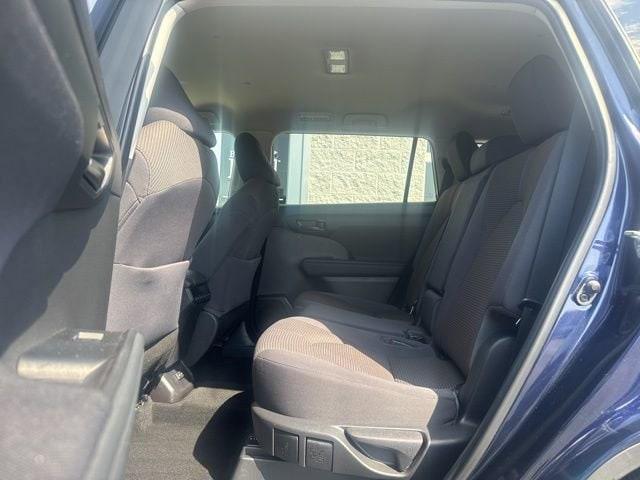 used 2022 Toyota Highlander car, priced at $30,995