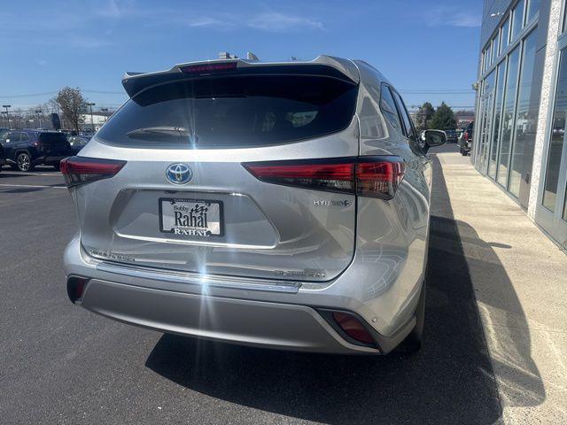 used 2022 Toyota Highlander Hybrid car, priced at $41,295