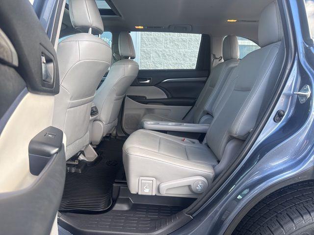 used 2018 Toyota Highlander car, priced at $25,749