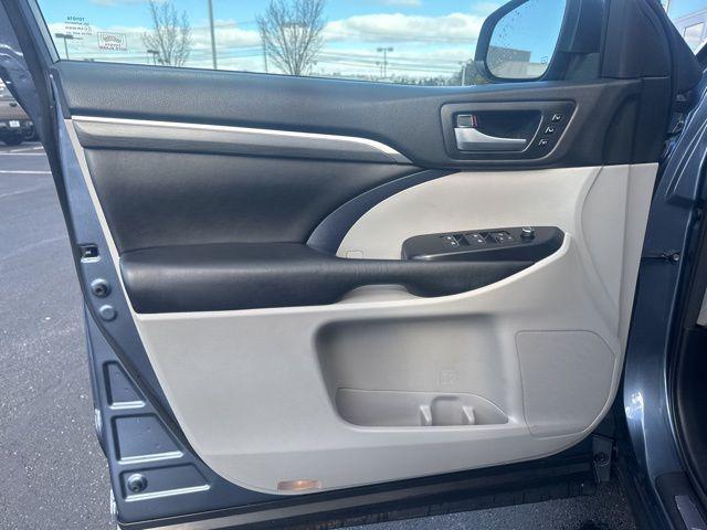 used 2018 Toyota Highlander car, priced at $25,749