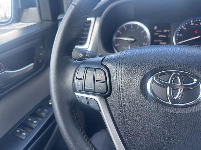 used 2018 Toyota Highlander car, priced at $25,749
