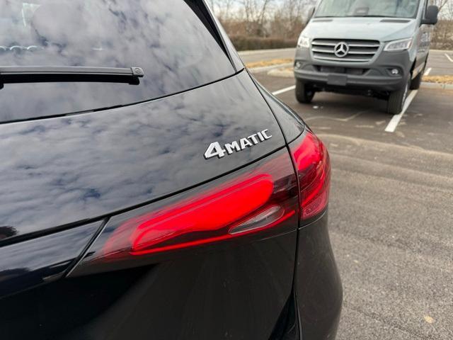 new 2026 Mercedes-Benz GLC 300 car, priced at $60,035