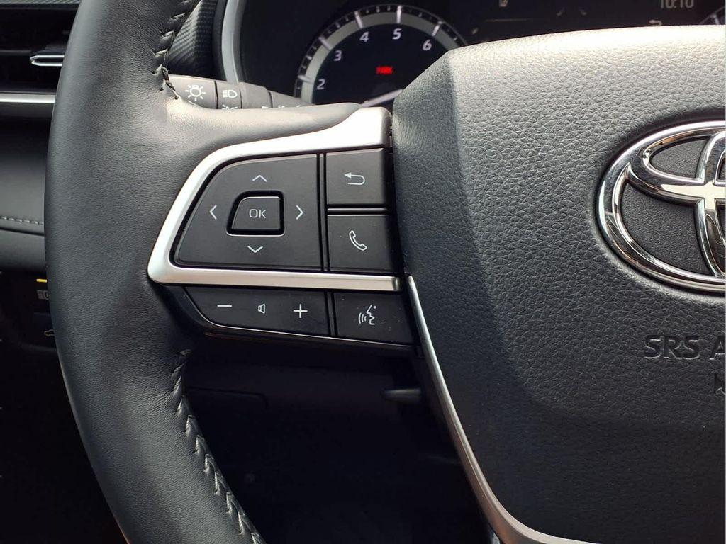 used 2022 Toyota Highlander car, priced at $33,310