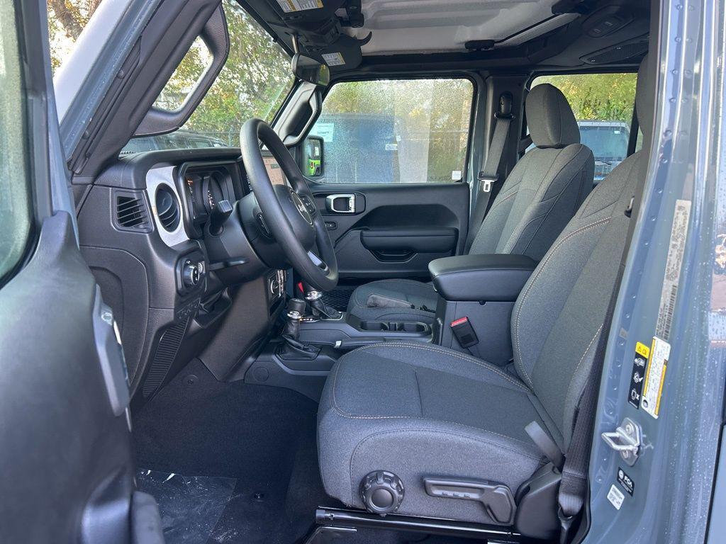 new 2026 Jeep Gladiator car, priced at $37,275