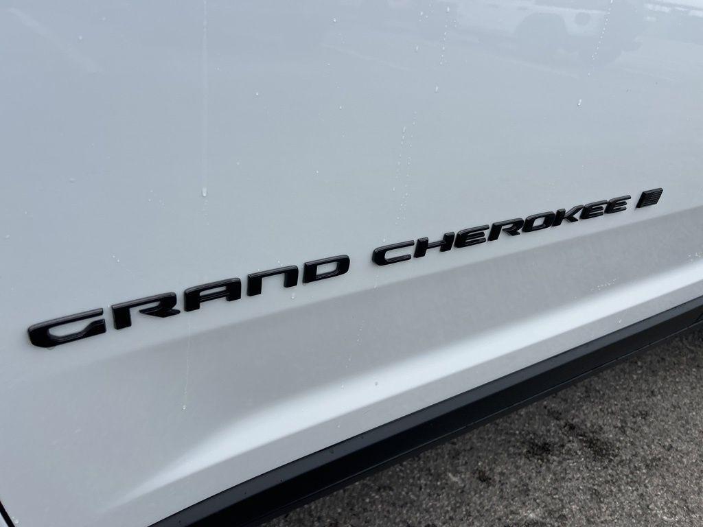 new 2026 Jeep Grand Cherokee car, priced at $43,821