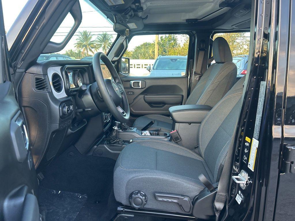 new 2026 Jeep Gladiator car, priced at $36,716