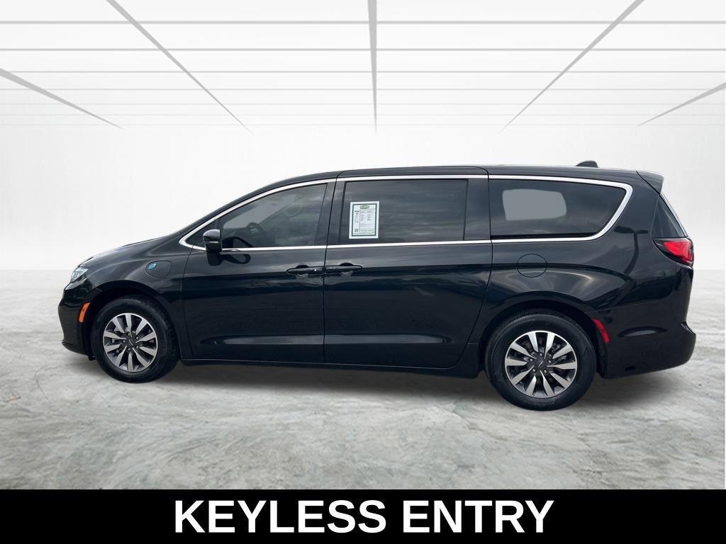 used 2022 Chrysler Pacifica Hybrid car, priced at $22,930