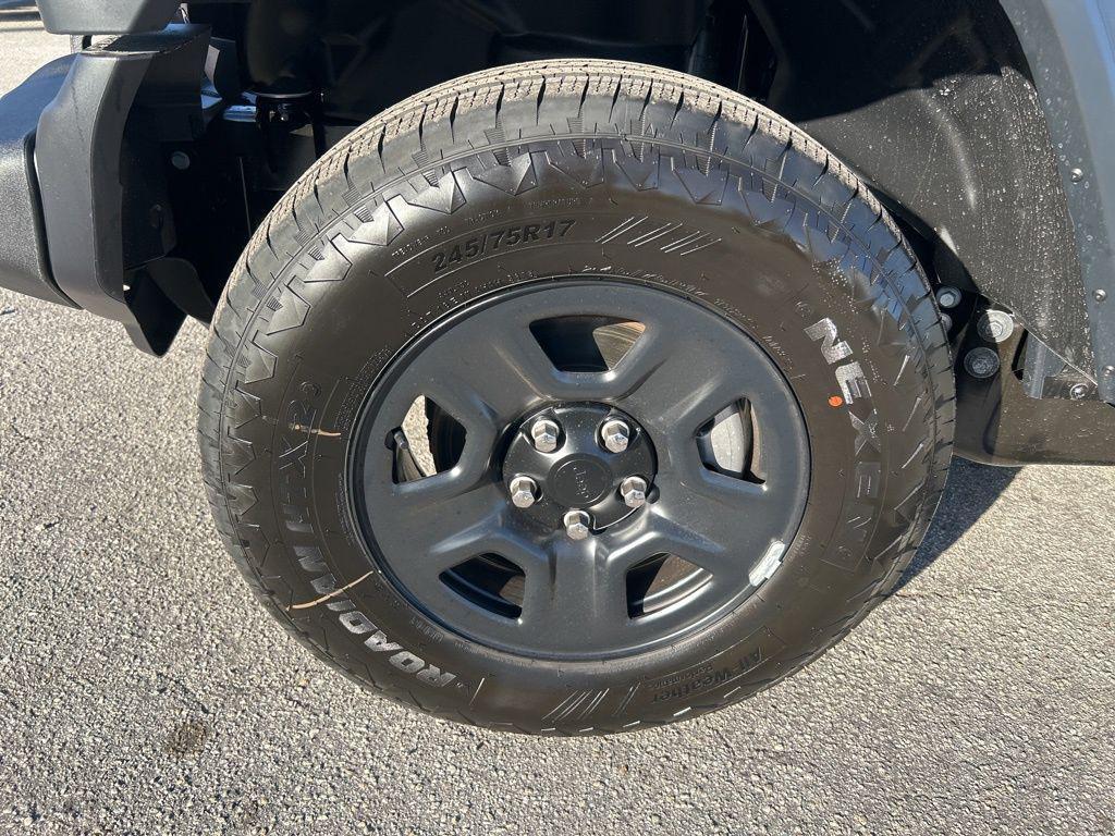 new 2026 Jeep Wrangler car, priced at $41,387